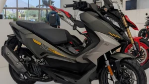 Hero Xoom 160: Adventure Scooter with 60 km/l Mileage