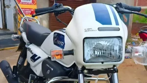Hero Splendor Plus 125cc bike with 85km mileage and 110km/h top speed