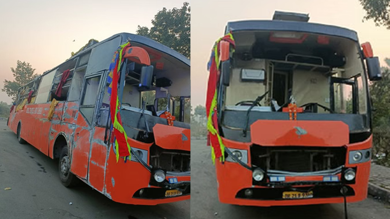 Agra Expressway Accident: Bus Overturns Near Kanpur, 3 Dead and Several Injured