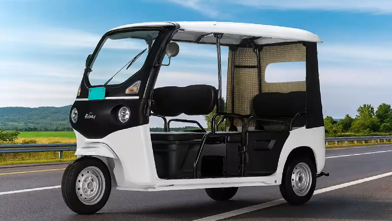 Bajaj Riki e-rickshaw passenger and cargo models with monocoque chassis