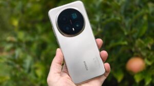 Honor Magic8 Pro Is Here With a 200MP Camera and 7200mAh Battery That Puts Flagships to Shame