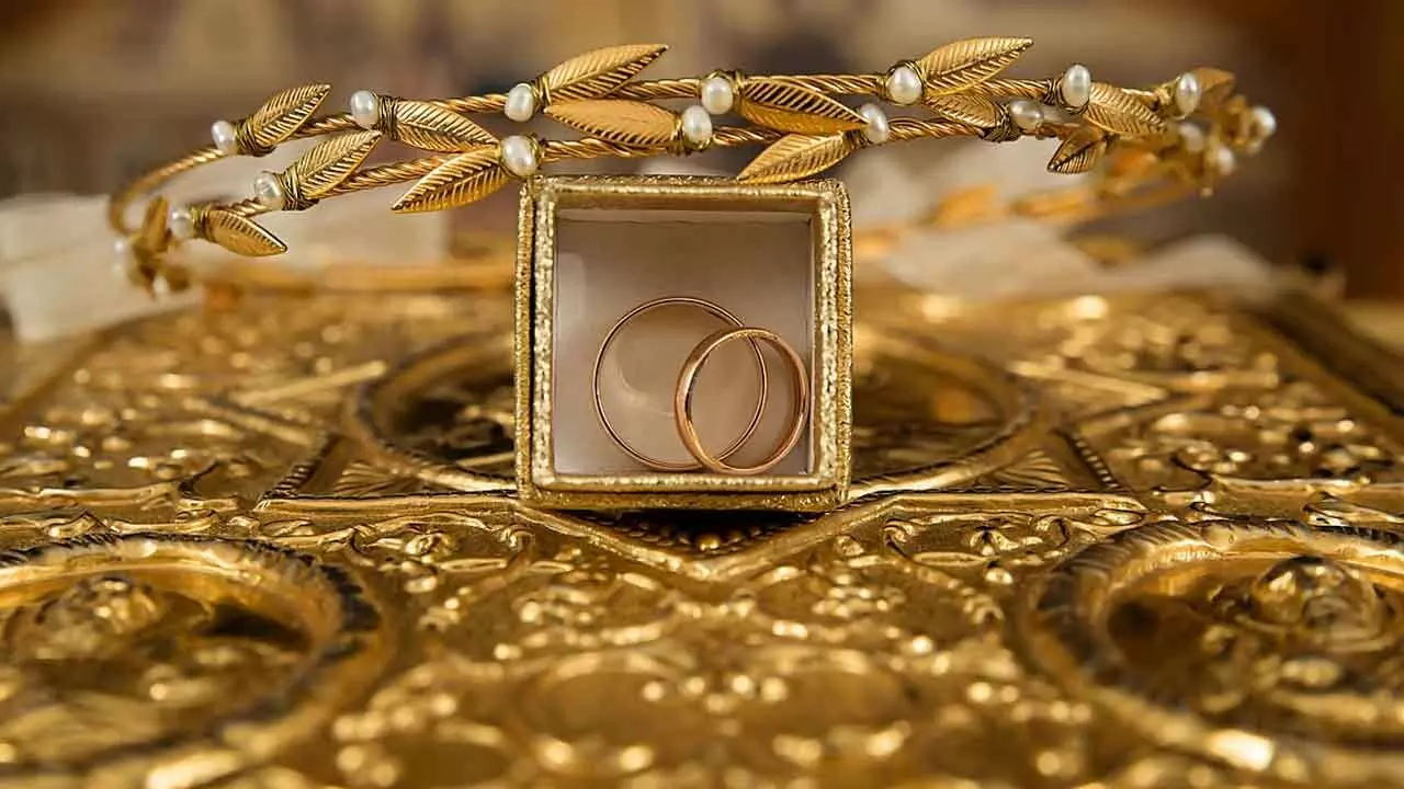 Delhi Gold Prices Plunge Again: 24K Hits ₹12,163, 22K & 18K Slide – November 5, 2025 Update