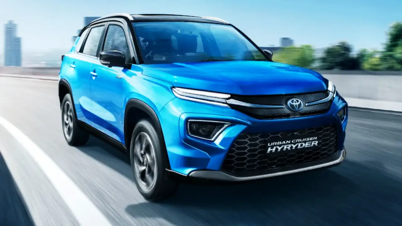 Toyota Urban Cruiser Hyryder Hybrid Discount 1200KM Range Sunroof 6 Airbags Price 2025
